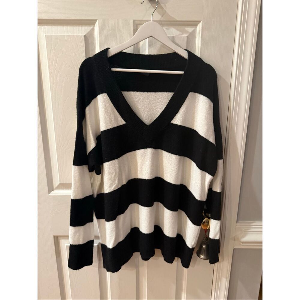 Halogen Black & White Wide Stripe V-Neck Sweater sz XXL